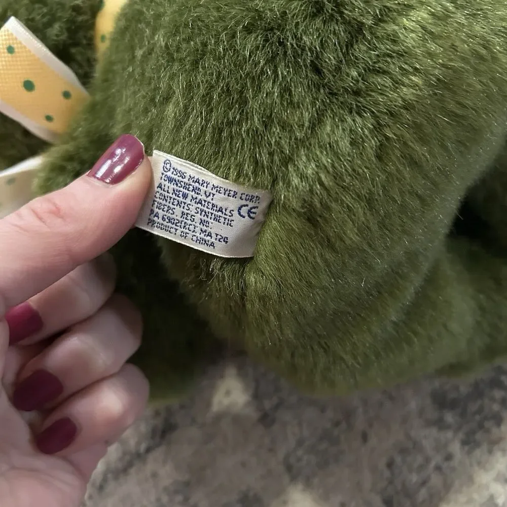 Mary Meyer Vtg 1996 Croaking Wide Mouth Green Frog Plush Stuffed Animal W/ Bow